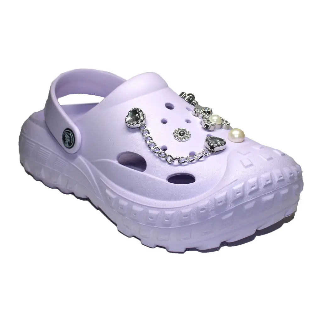 Damen Clogs Flieder mit silberfarbenen Jibbitz-Charms und Kette | Jose Amorales | Großhandel