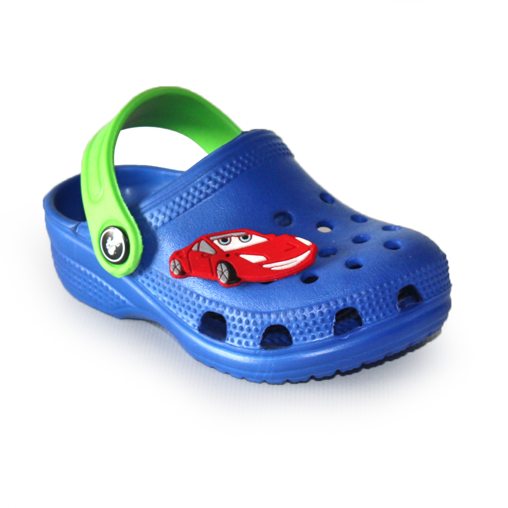 Kinder Clogs Blau mit grünem Fersenriemen & Jibbitz „Lightning McQueen“ | Jose Amorales | Großhandel
